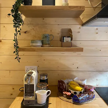 Elwood Alpehytte Carrick on Shannon