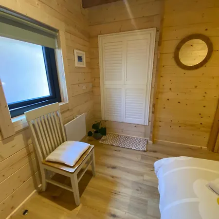 Alpehytte Elwood Carrick on Shannon