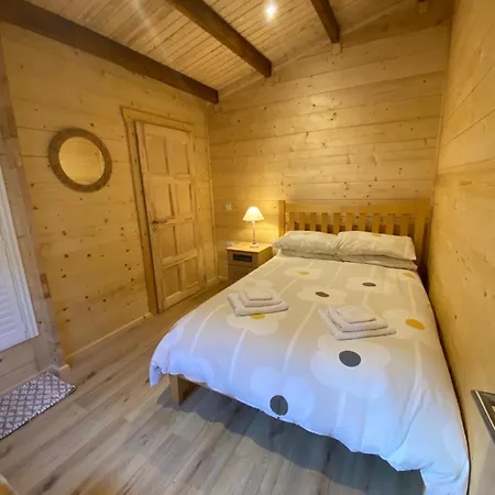 Elwood * Carrick on Shannon